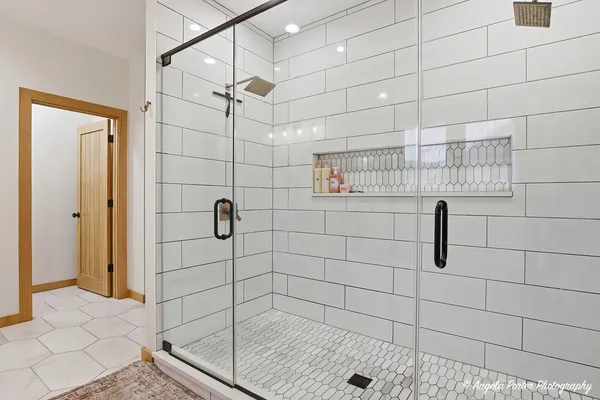 $825,000 | 2903 Pioneer Oaks Drive, Ringwood, IL 60072