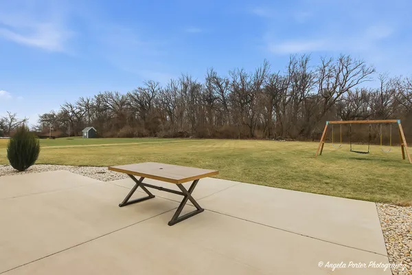 $825,000 | 2903 Pioneer Oaks Drive, Ringwood, IL 60072