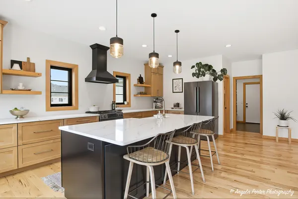 $825,000 | 2903 Pioneer Oaks Drive, Ringwood, IL 60072