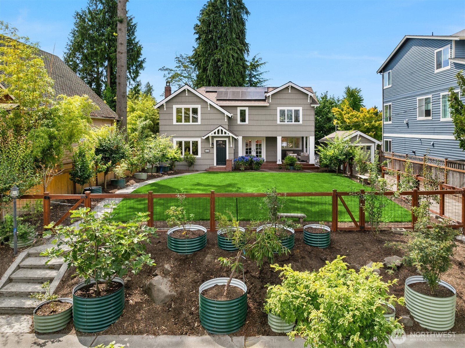 3435 Walnut Avenue Southwest Seattle, WA 98116 - Photo 3 of 36 Gallery Image 3