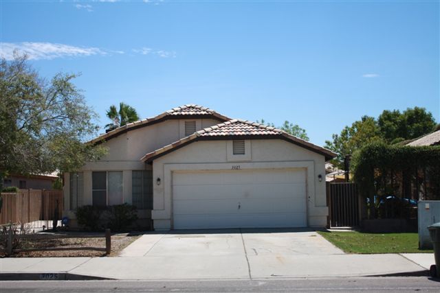 3025 East Utopia Road Phoenix, AZ 85050 - Photo 1 of 1 Front