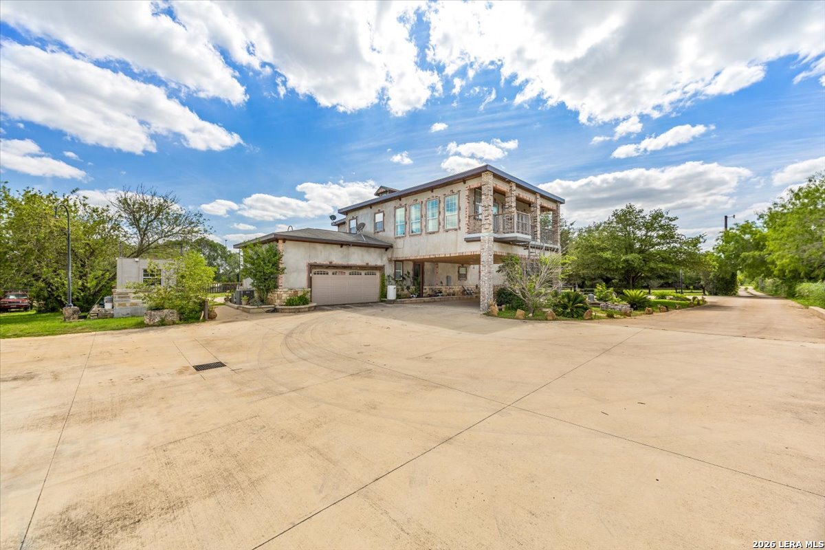 19590 Leal Road San Antonio, TX 78221 - Photo 5 of 42