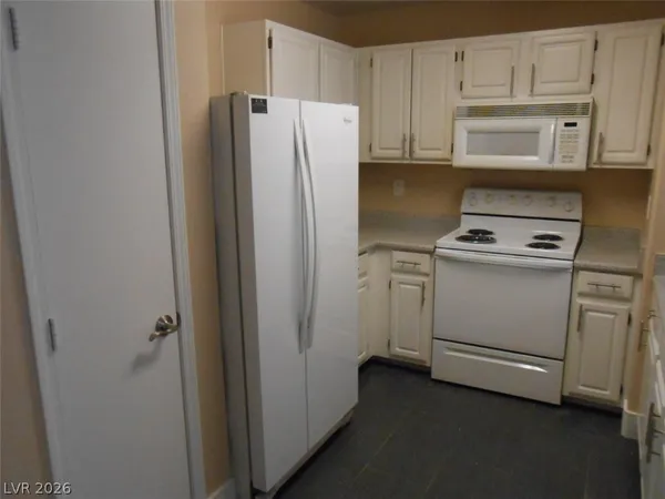 $1,400 | 555 East Silverado Ranch Boulevard, Unit 2085, Las Vegas, NV 89183