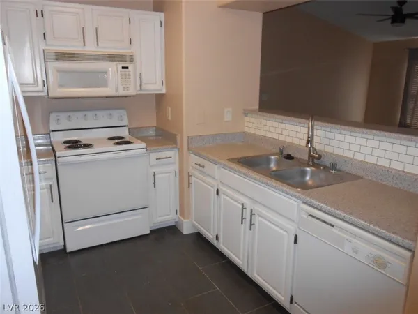 $1,400 | 555 East Silverado Ranch Boulevard, Unit 2085, Las Vegas, NV 89183