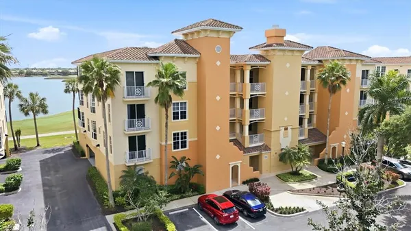 $689,000 | 6360 Water Crest Way, Unit 201, Lakewood Ranch, FL 34202