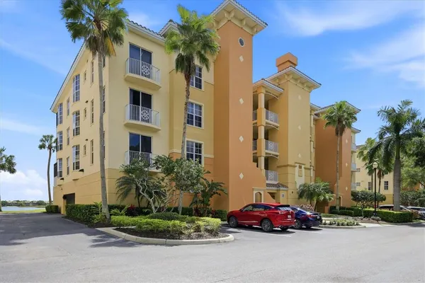 $689,000 | 6360 Water Crest Way, Unit 201, Lakewood Ranch, FL 34202