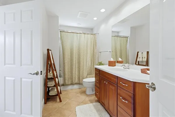 $689,000 | 6360 Water Crest Way, Unit 201, Lakewood Ranch, FL 34202