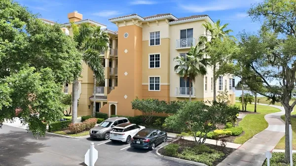 $689,000 | 6360 Water Crest Way, Unit 201, Lakewood Ranch, FL 34202