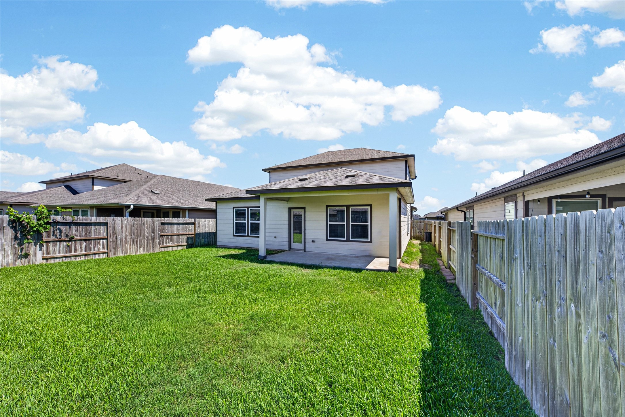 927 Cloverdale Drive Rosharon, TX 77583 - Photo 8 of 46