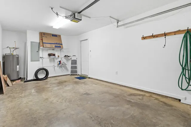 $174,900 | 741 White Drive, Unit 32, Tallahassee, FL 32304