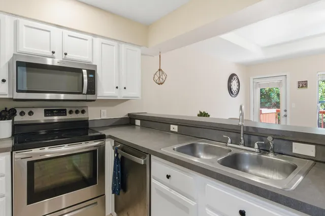 $174,900 | 741 White Drive, Unit 32, Tallahassee, FL 32304