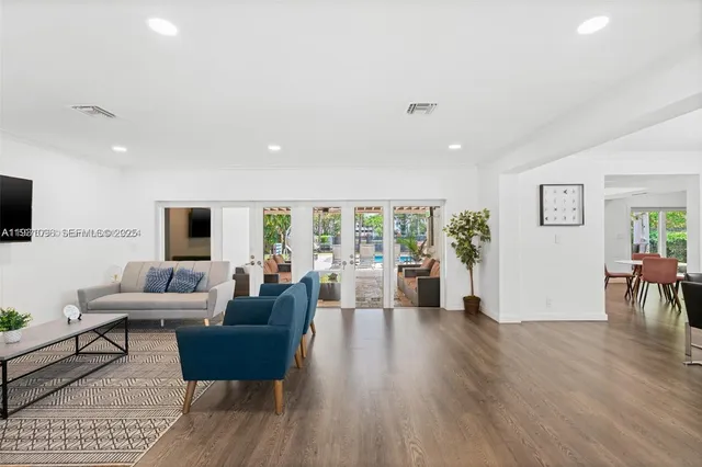 $2,975,000 | 413 Holiday Drive, Hallandale Beach, FL 33009