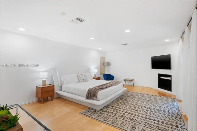 $2,975,000 | 413 Holiday Drive, Hallandale Beach, FL 33009