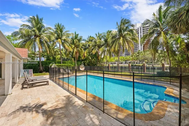 $2,975,000 | 413 Holiday Drive, Hallandale Beach, FL 33009