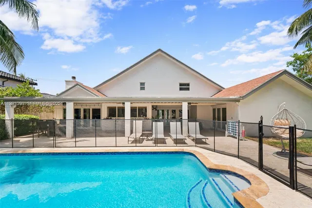 $2,975,000 | 413 Holiday Drive, Hallandale Beach, FL 33009