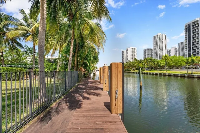 $2,975,000 | 413 Holiday Drive, Hallandale Beach, FL 33009