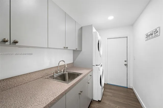 $2,975,000 | 413 Holiday Drive, Hallandale Beach, FL 33009