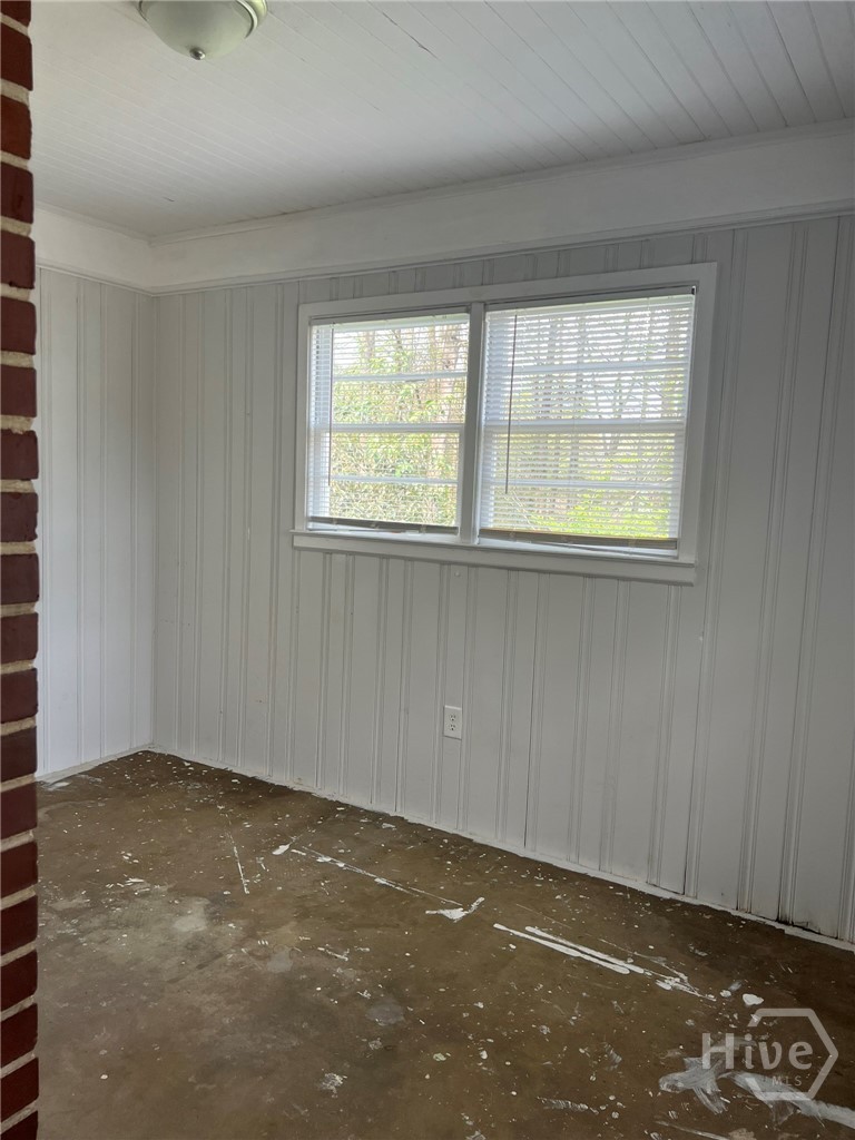 65 Jefferson Circle Athens, GA 30601 - Photo 2 of 17 Enclosed Porch