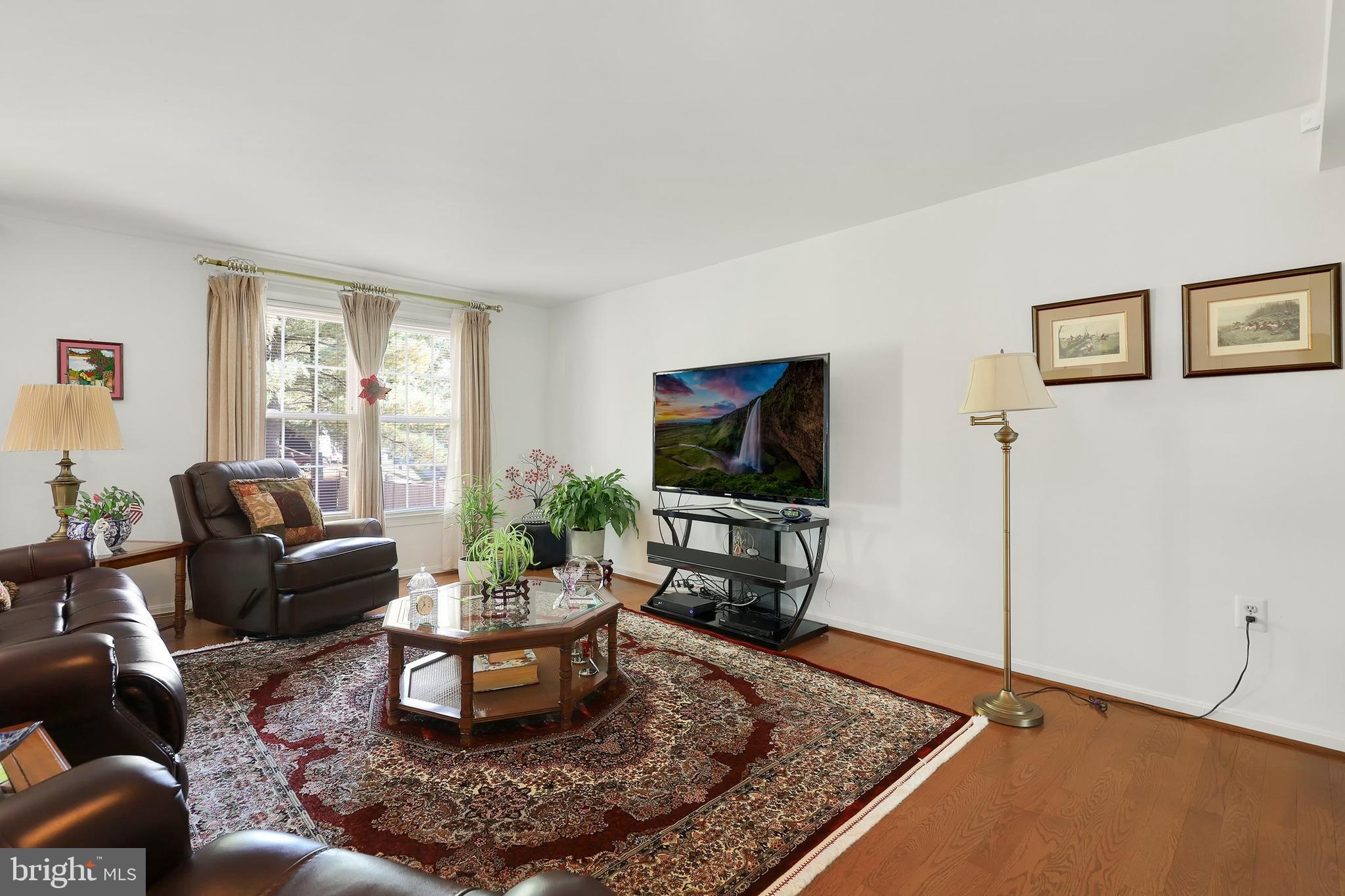 8023 Sleepy View Lane Springfield, VA 22153 - Photo 4 of 27 Gallery Image 4