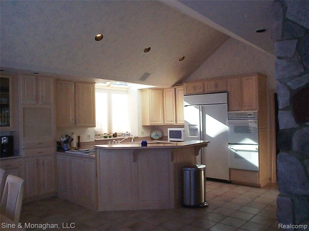 1177 River Road St. Clair, MI 48079 - Photo 3 of 58 3 KITCHEN 1177 RIVER.jpg