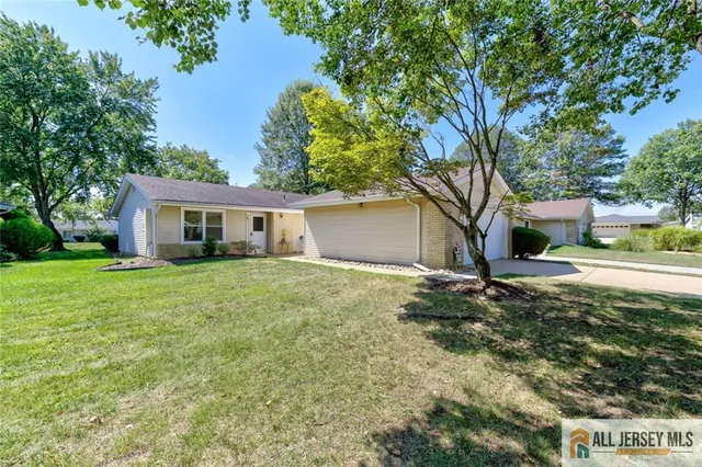 $422,000 | 301B Yardley Drive, Unit A, Monroe Township, NJ 08831