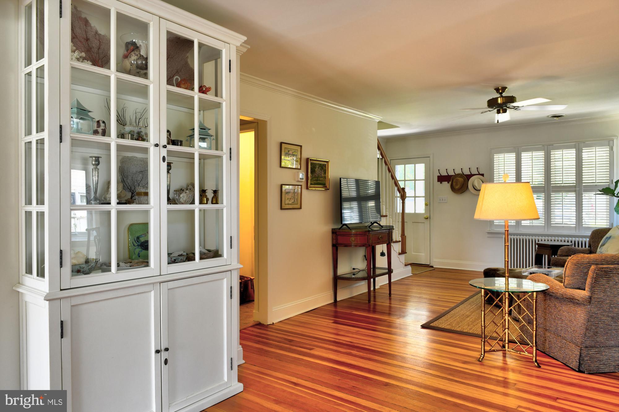 54 Ridge Avenue Edgewater, MD 21037 - Photo 15 of 44 Living Room