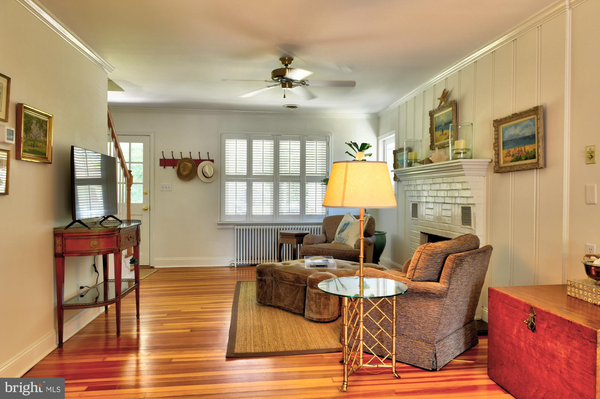 54 Ridge Avenue Edgewater, MD 21037 - Photo 16 of 44 Living Room
