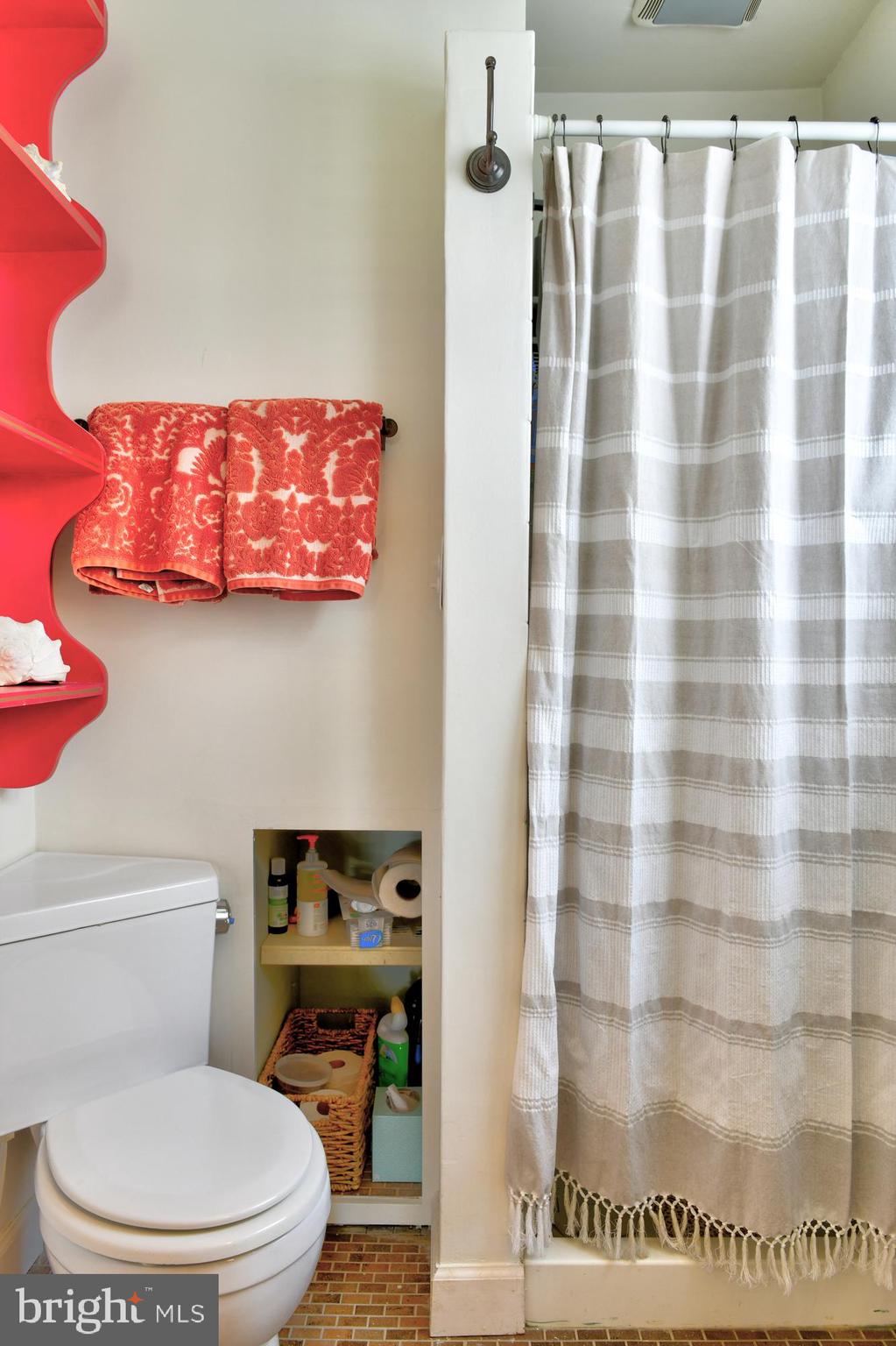 54 Ridge Avenue Edgewater, MD 21037 - Photo 23 of 44 First Floor Master Bath