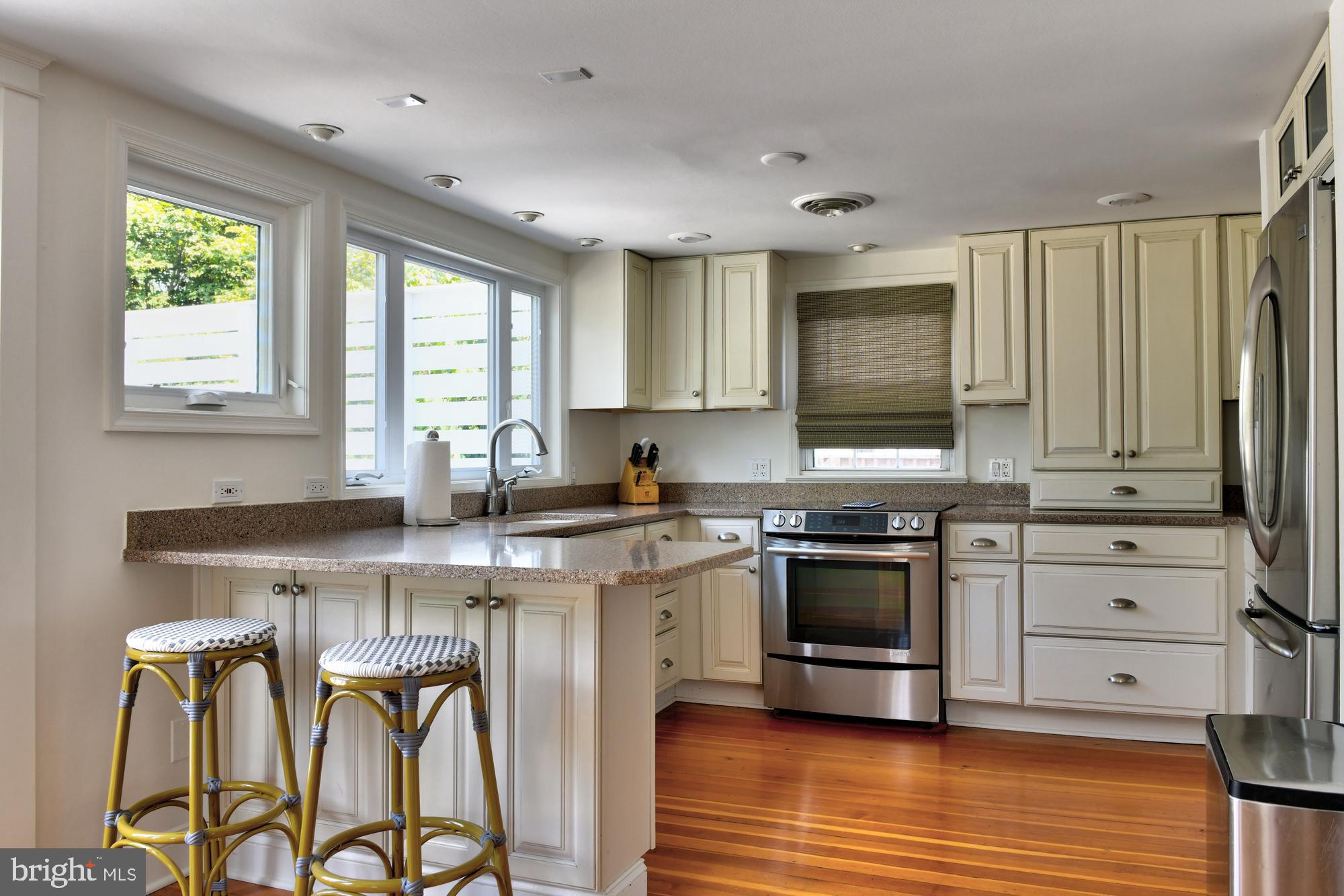 54 Ridge Avenue Edgewater, MD 21037 - Photo 5 of 44 Gorgeous Kitchen