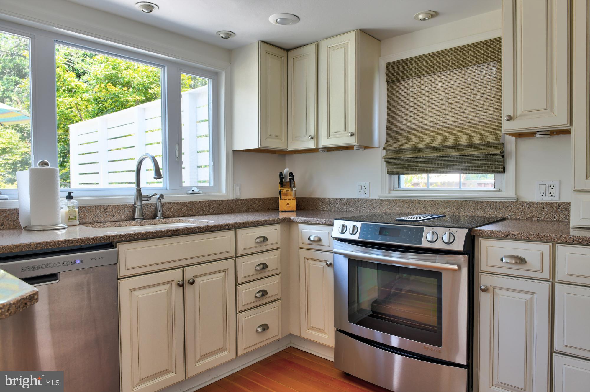 54 Ridge Avenue Edgewater, MD 21037 - Photo 6 of 44 Stainless Steel Appliances