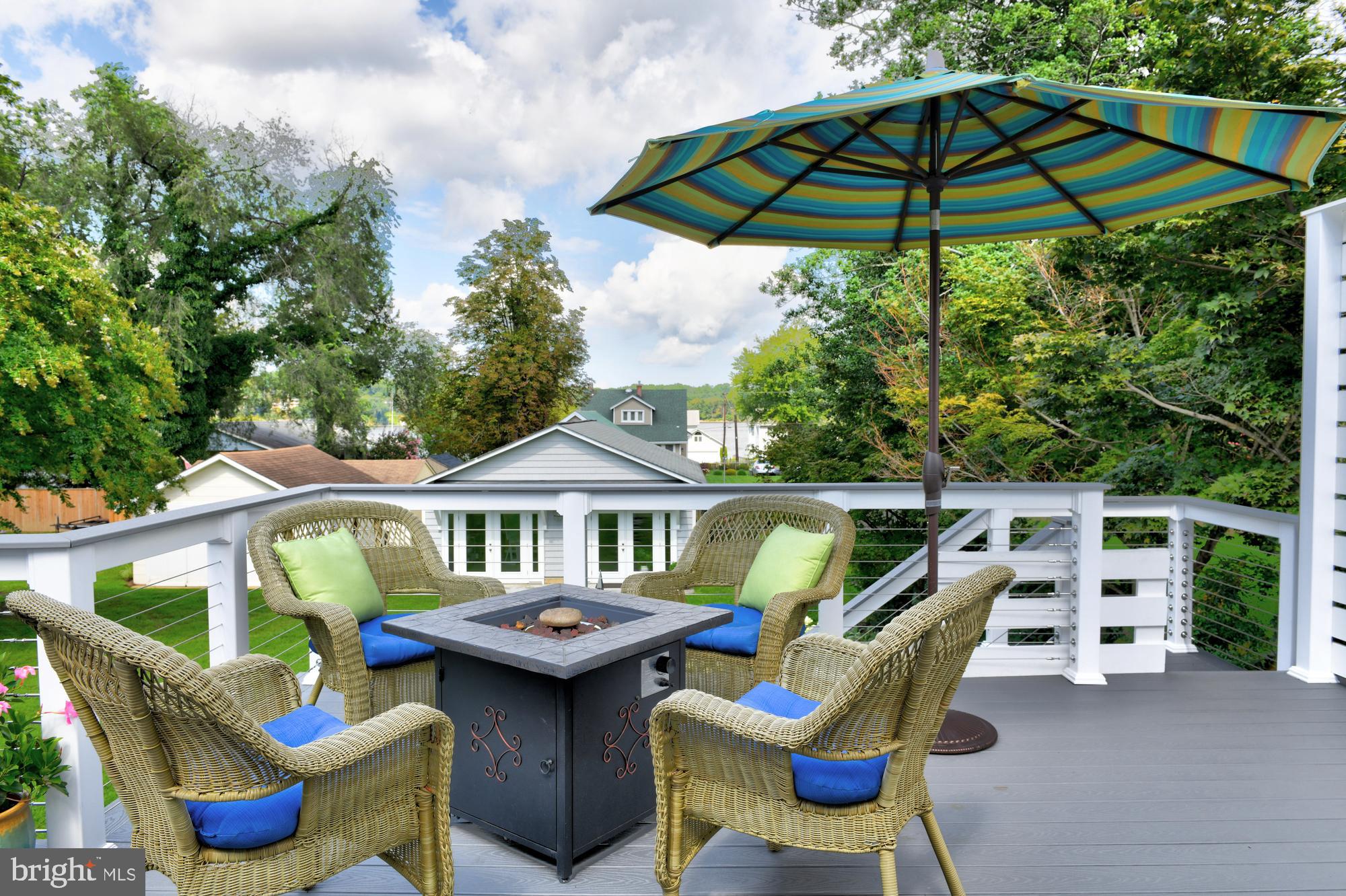 54 Ridge Avenue Edgewater, MD 21037 - Photo 10 of 44 Entertain with a View!