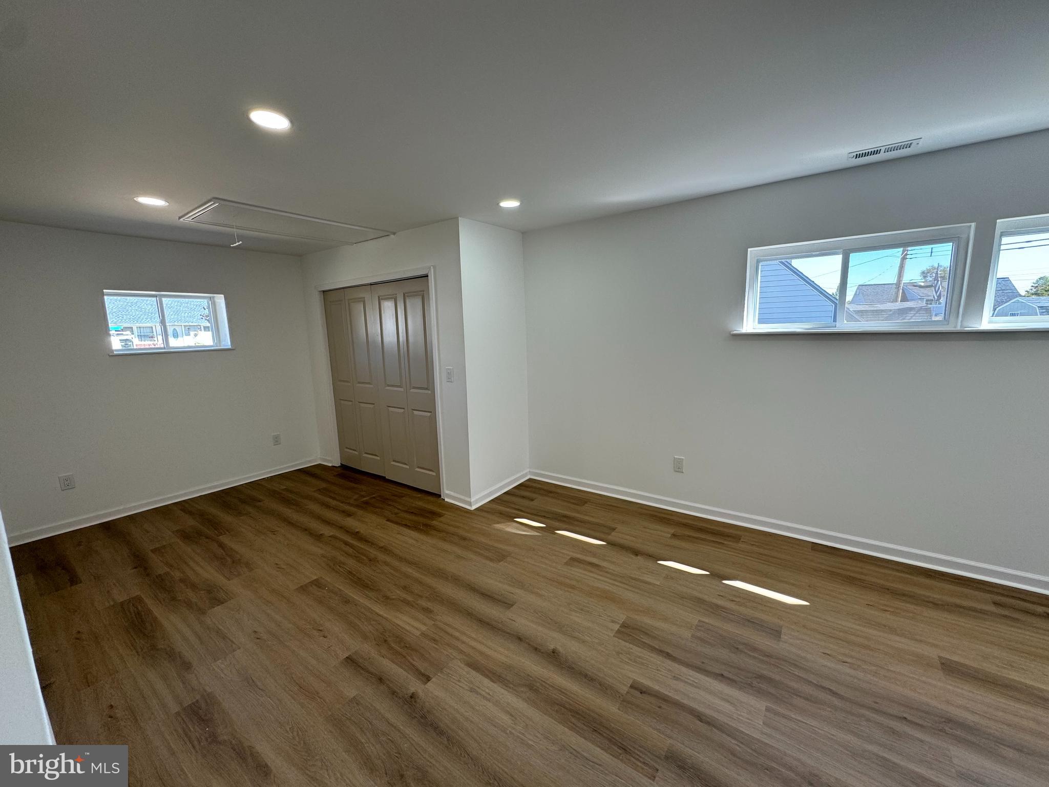 9 Middle Road Levittown, PA 19056 - Photo 6 of 29 Gallery Image 6
