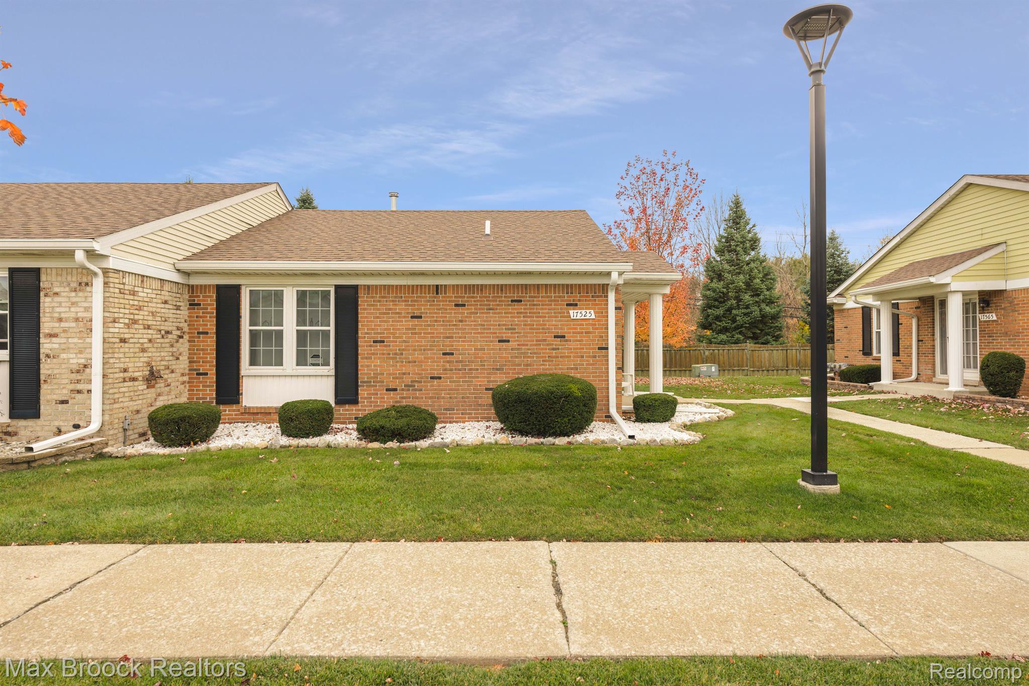 17525 Rudgate Street Southgate, MI 48195 - Photo 33 of 38 Front of home