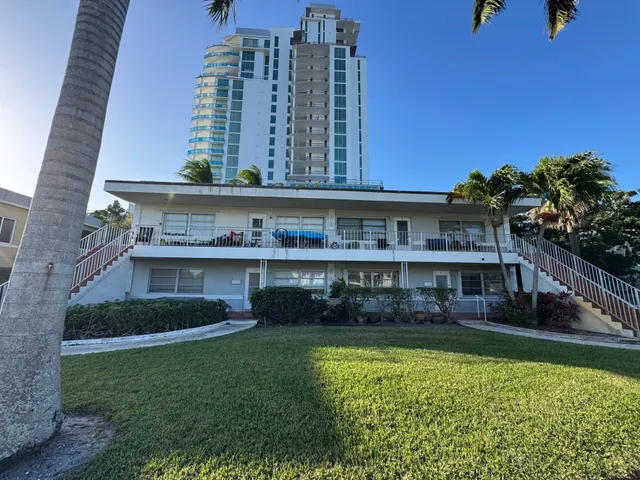 $2,300 | 4802 North Flagler Drive, Unit 1, West Palm Beach, FL 33407