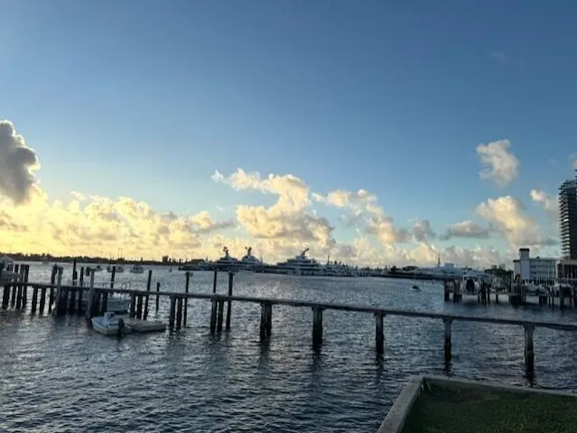 $2,300 | 4802 North Flagler Drive, Unit 1, West Palm Beach, FL 33407