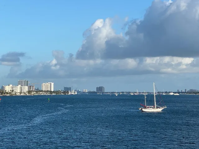 $2,300 | 4802 North Flagler Drive, Unit 1, West Palm Beach, FL 33407