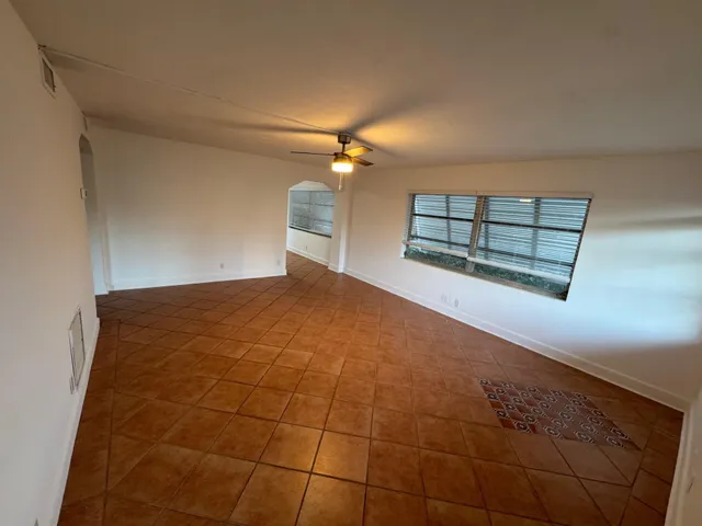 $2,300 | 4802 North Flagler Drive, Unit 1, West Palm Beach, FL 33407