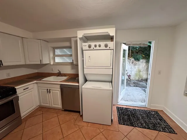 $2,300 | 4802 North Flagler Drive, Unit 1, West Palm Beach, FL 33407