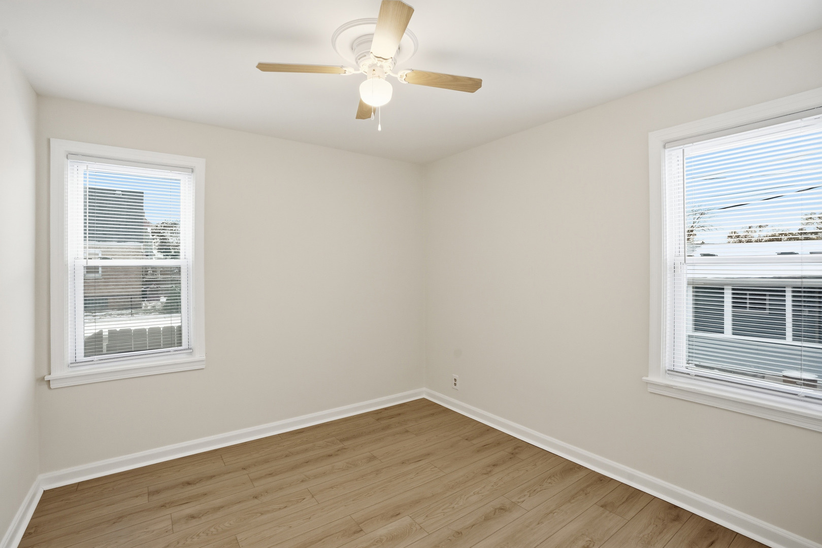 11056 South State Line Road Chicago, IL 60617 - Photo 8 of 20