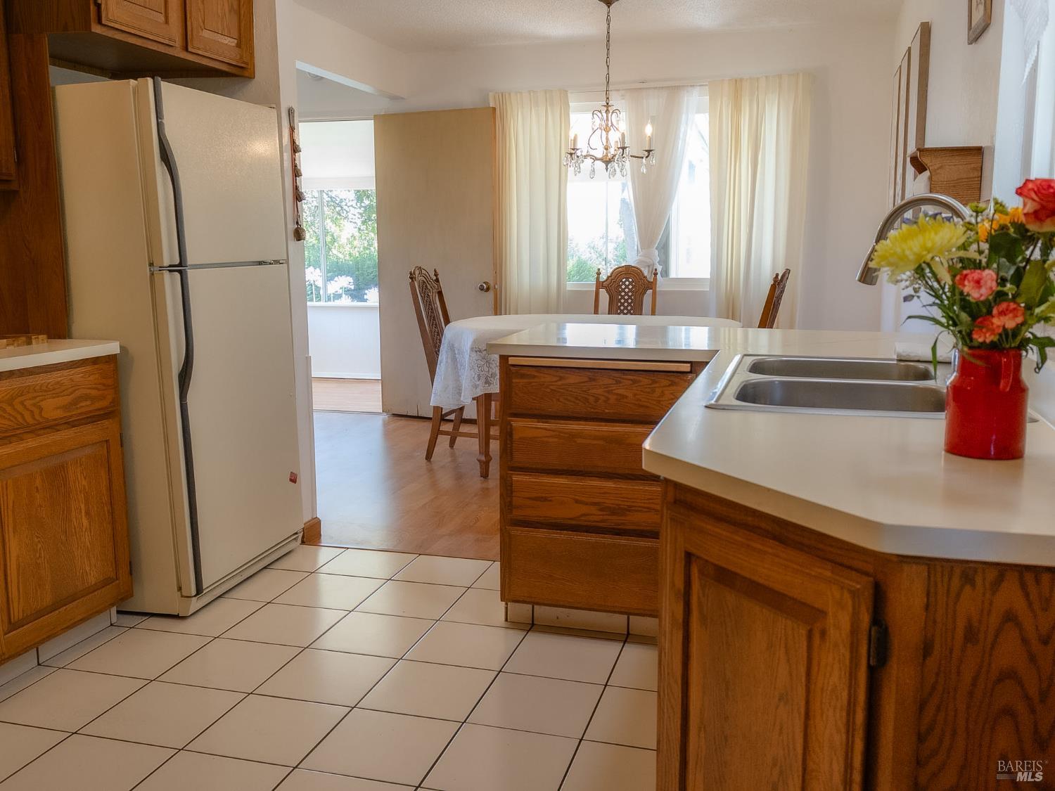 5718 Henning Road Sebastopol, CA 95472 - Photo 6 of 32