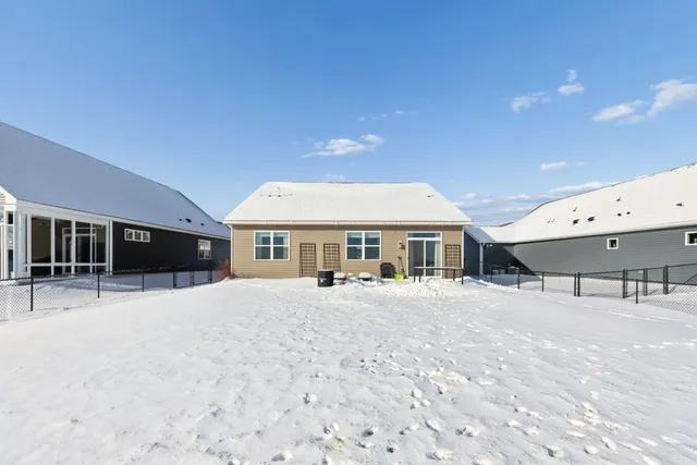 $435,000 | 13650 Applewood Trail, Rosemount, MN 55068