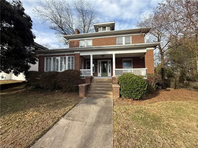 $1,025 | 1517 West 1st Street, Unit 1, Winston-Salem, NC 27104