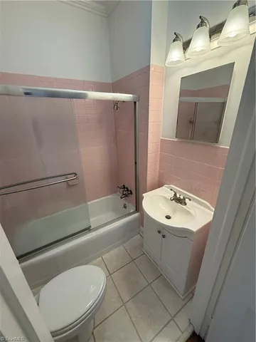 $1,025 | 1517 West 1st Street, Unit 1, Winston-Salem, NC 27104