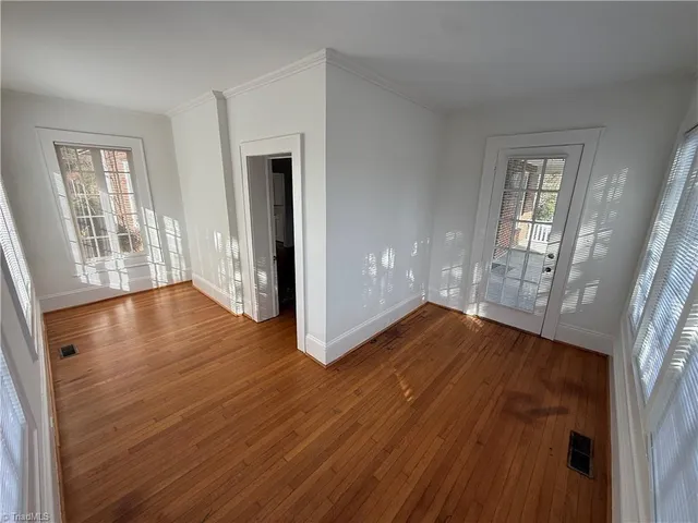 $1,025 | 1517 West 1st Street, Unit 1, Winston-Salem, NC 27104