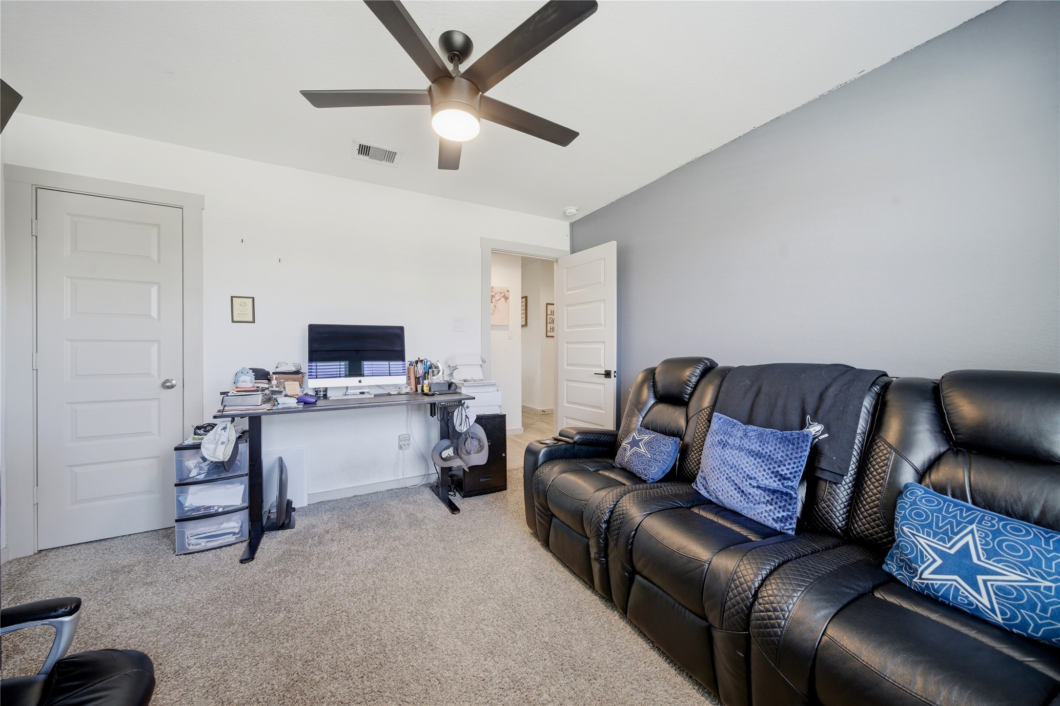 910 Betsy Hill Drive Rosharon, TX 77583 - Photo 6 of 28
