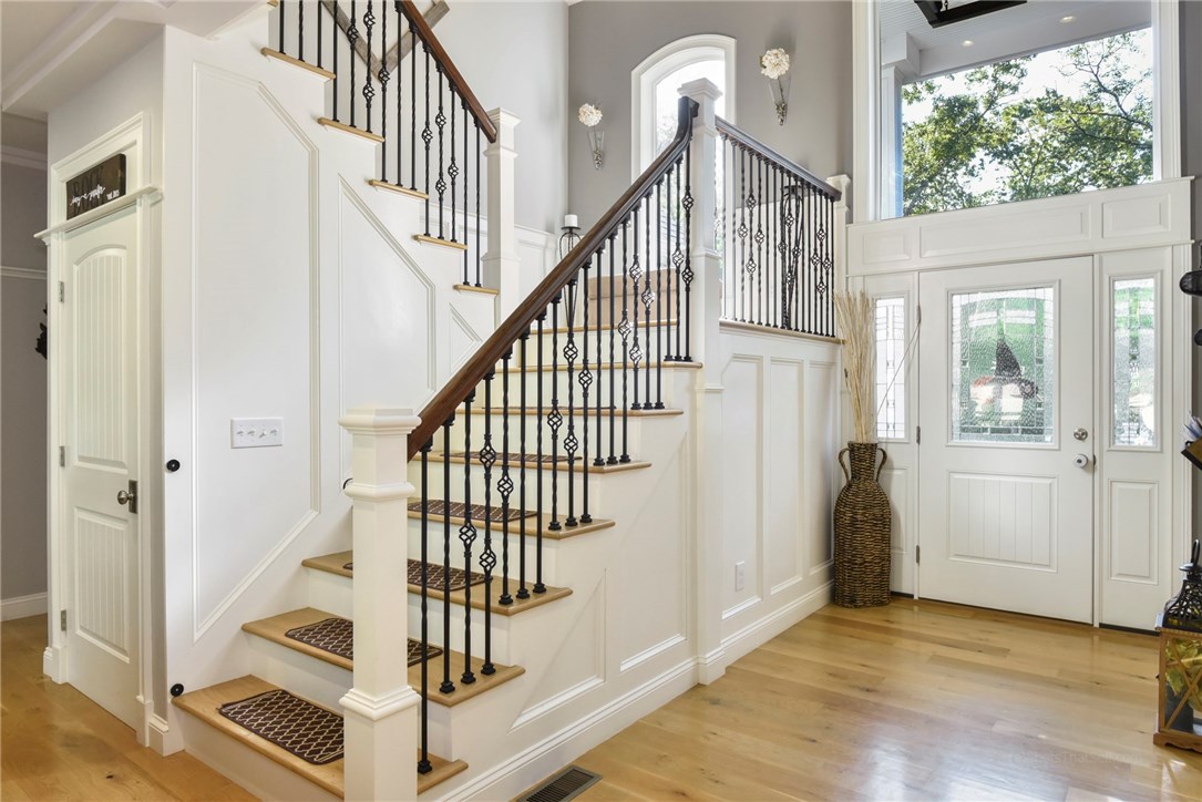 75 Matteson Road Scituate, RI 02831 - Photo 5 of 40 Entry Foyer