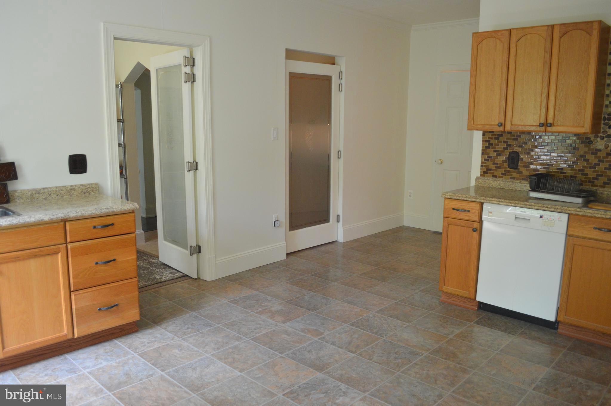 6708 Woodland Road Morningside, MD 20746 - Photo 12 of 42 Kitchen View #8