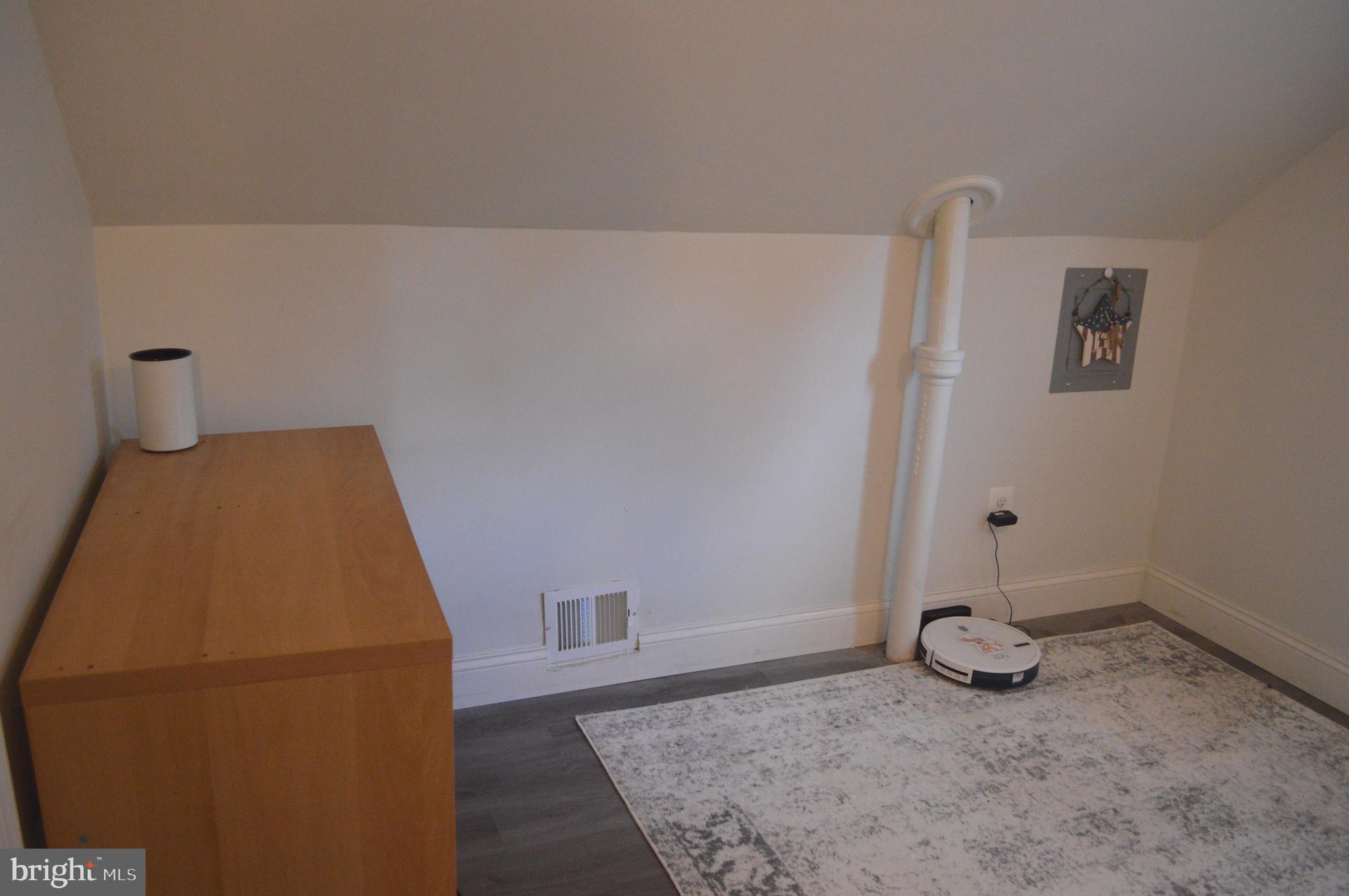 6708 Woodland Road Morningside, MD 20746 - Photo 34 of 42 Upper Bedroom #2 View #2