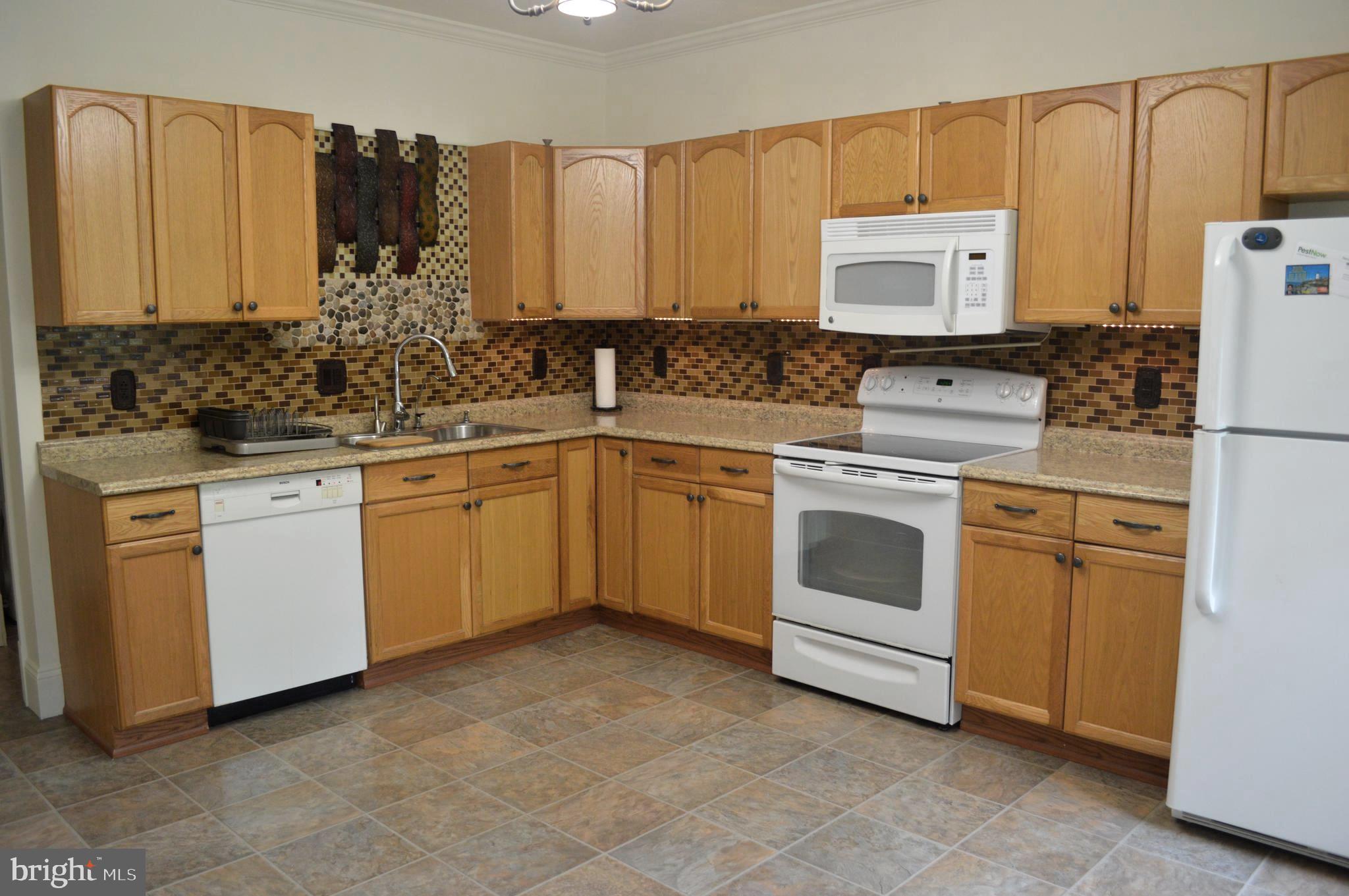 6708 Woodland Road Morningside, MD 20746 - Photo 6 of 42 Kitchen View #2