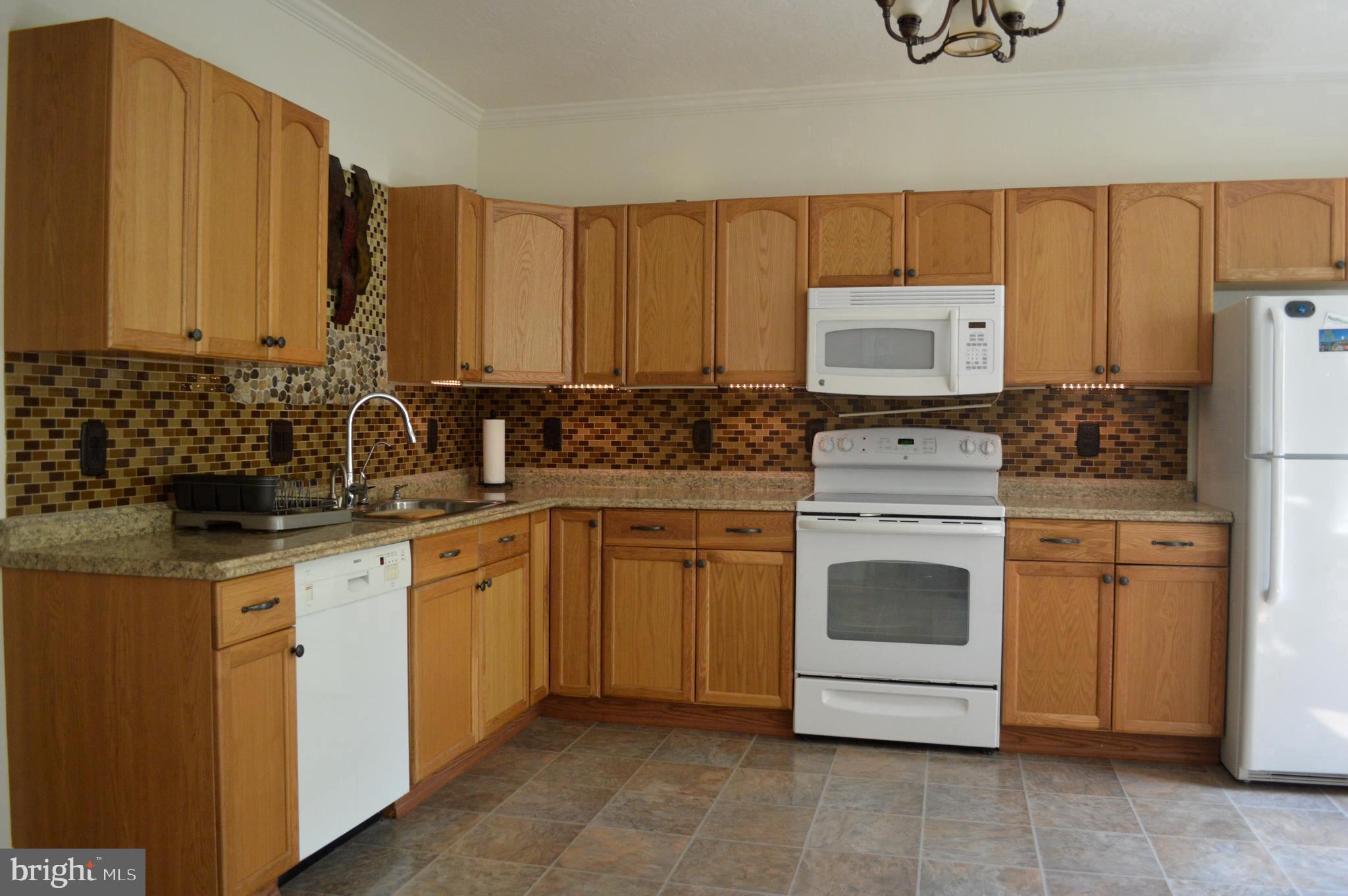 6708 Woodland Road Morningside, MD 20746 - Photo 8 of 42 Kitchen View #4